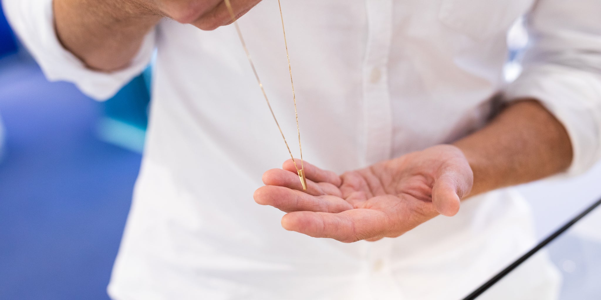 Per goes through the different materials in Ekenberg's jewellery