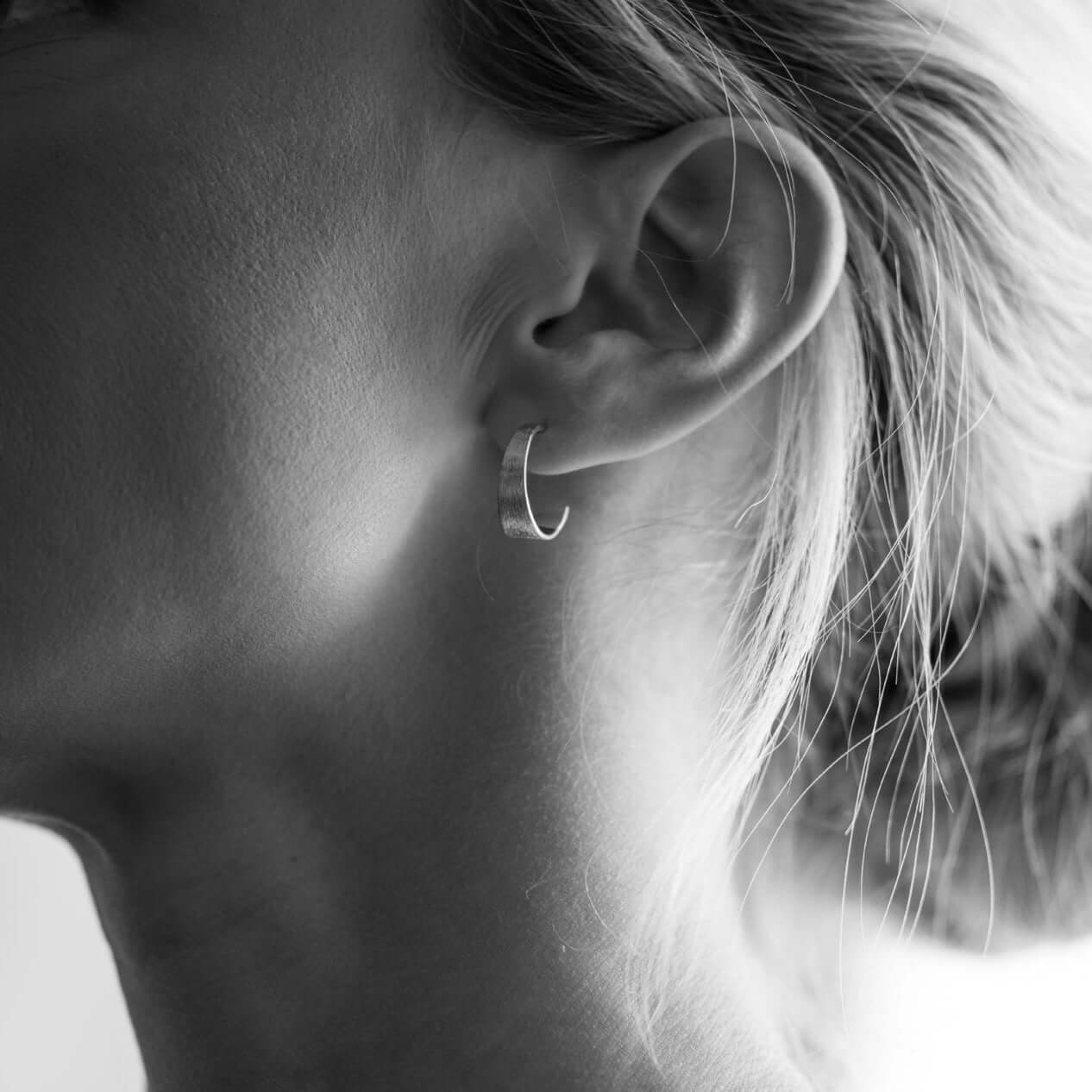 Brushed silver creoles 16 mm
