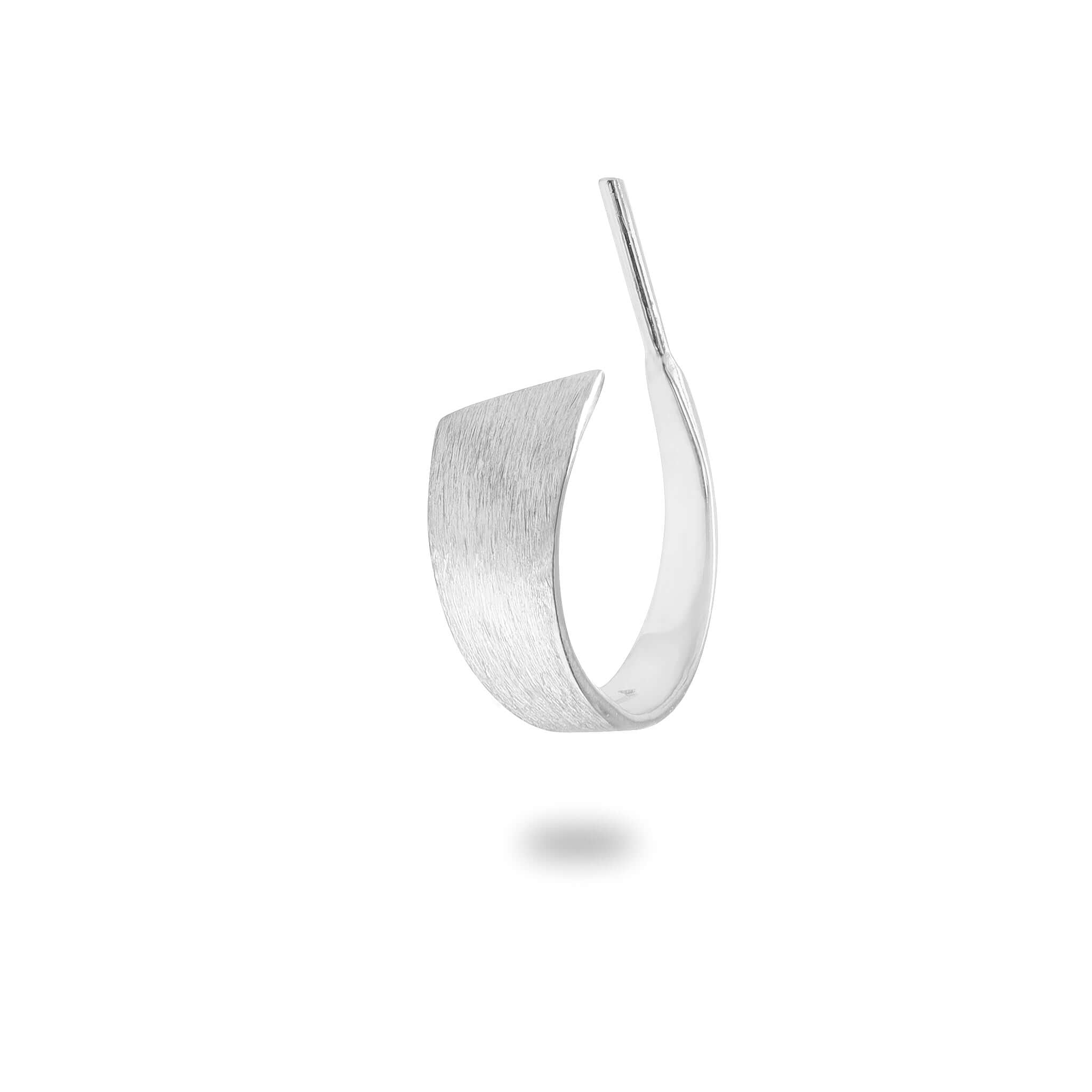 Brushed silver creoles